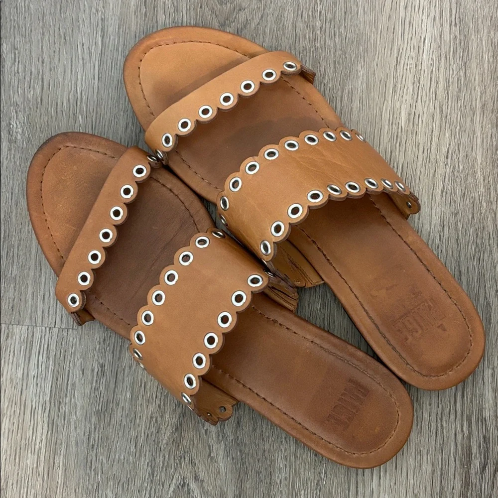 Paige Devyn Scalloped Grommet Slide Sandal Honey Brown Leather, Cottagecore